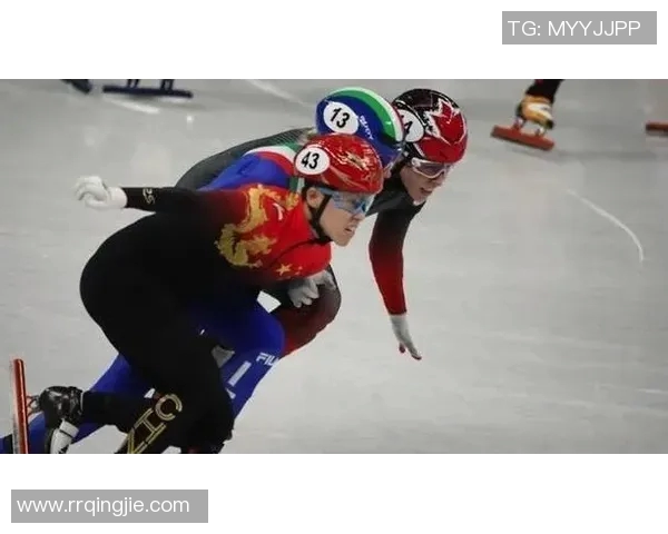 自由式滑雪世界杯激战正酣各国选手争夺荣耀与积分的精彩瞬间 自由式滑雪世界杯激战正酣各国选手争夺荣耀与积分的精彩瞬间