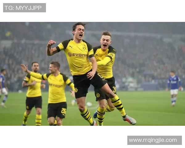 德甲榜首争霸:拜仁慕尼黑与多特蒙德的绝对对决 德甲榜首争霸:拜仁慕尼黑与多特蒙德的绝对对决