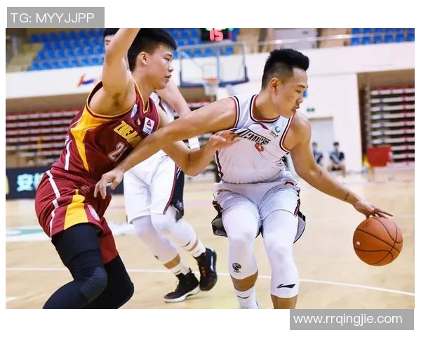 深圳贺希宁跳投精彩瞬间回顾展现篮球场上的绝佳技艺与团队配合 深圳贺希宁跳投精彩瞬间回顾展现篮球场上的绝佳技艺与团队配合