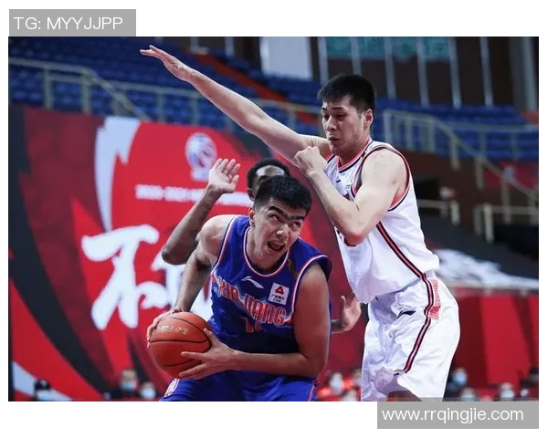 新疆队球员鲁吐布拉受邀参加明星对抗赛展现技术实力 新疆队球员鲁吐布拉受邀参加明星对抗赛展现技术实力