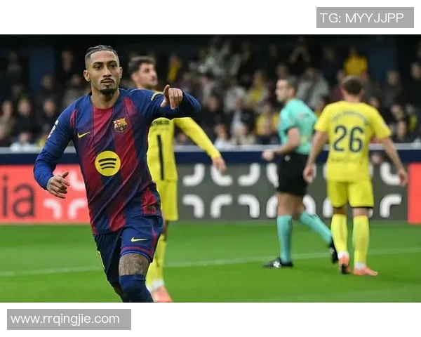 西甲豪门巴塞罗那战胜死敌皇马，重登西甲榜首位置